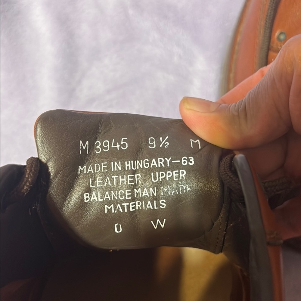 Rockport Brown Oxford Shoes with Classic Design - Picture 5 of 8